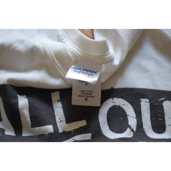 VTG Fall Out Boy Save Rock & Roll Concert Band Emo Rock Punk T-Shirt S - Picture 3 of 5